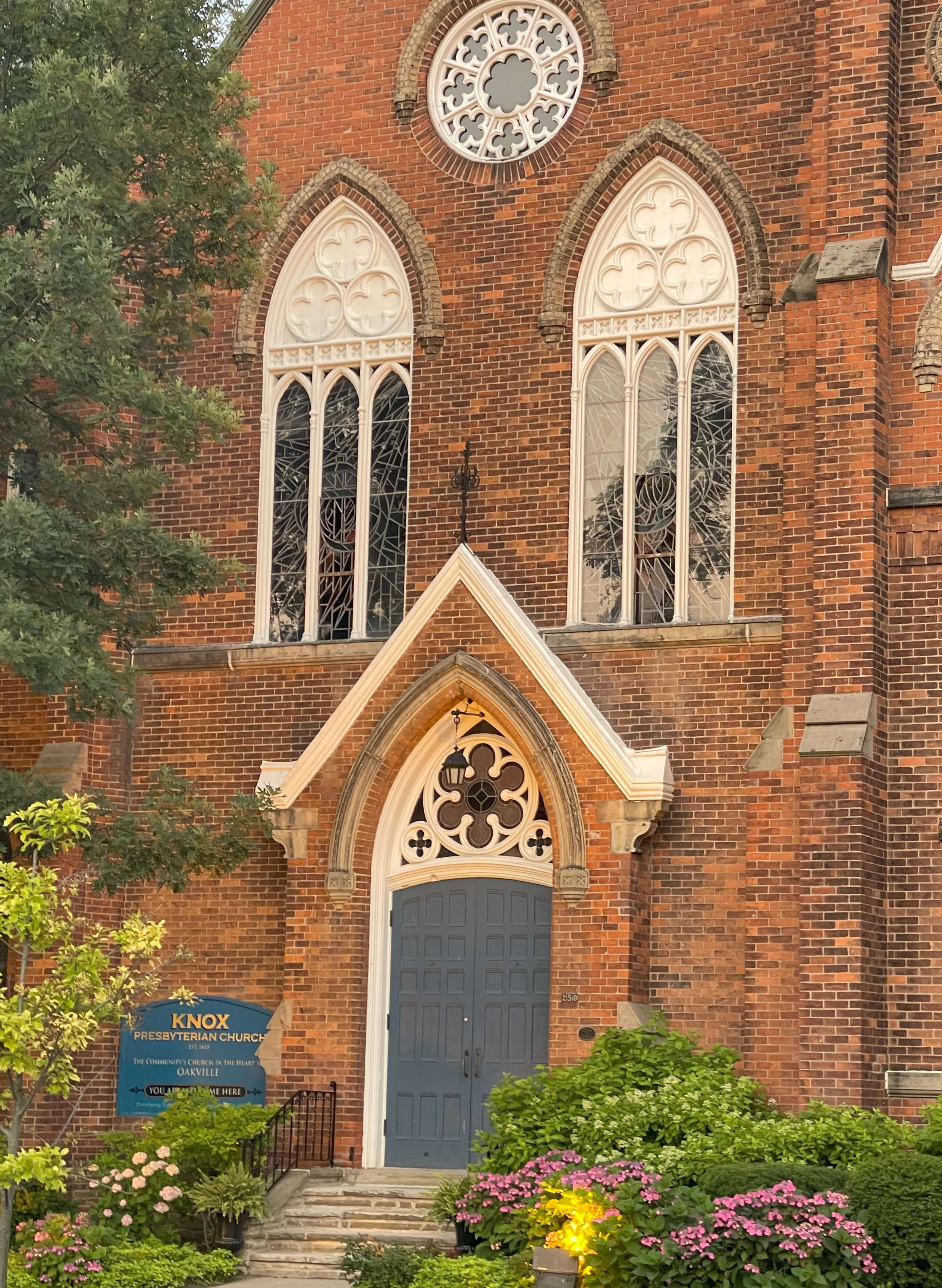 Entrance to Knox Presbyterian Church at Lakeshore Road East and Dunn Street | Geoff Godard